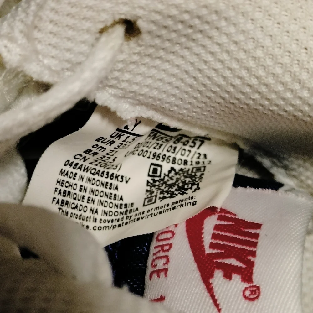 Nike Swoosh Sz 2Y Kids White, Red, and Yellow Sneakers Colorful - Picture 8 of 8
